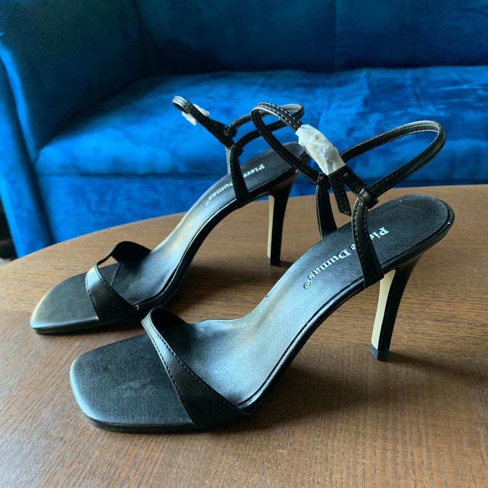 cute brand new black heels💗